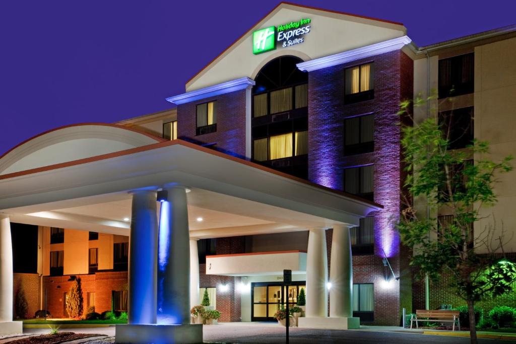 Holiday Inn Express & Suites Chesapeake an IHG Hotel Main image 1